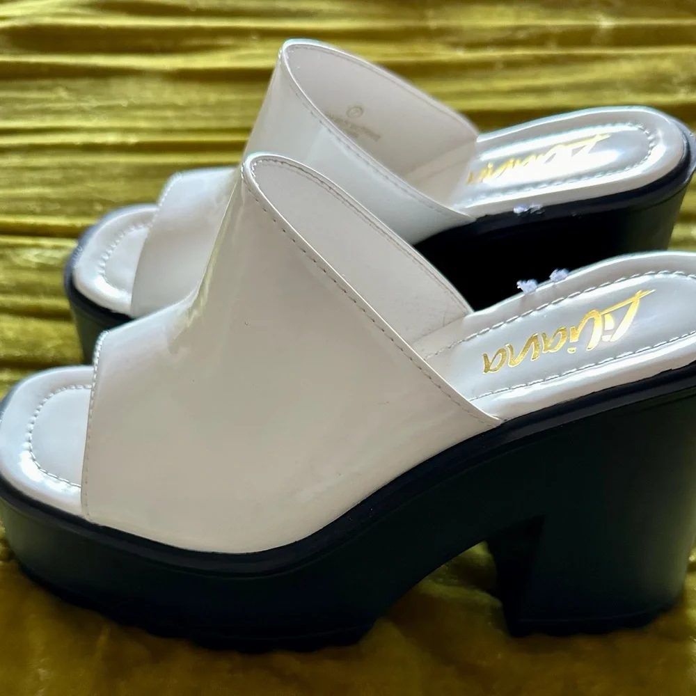 Platform Slides - Picture 2 of 4